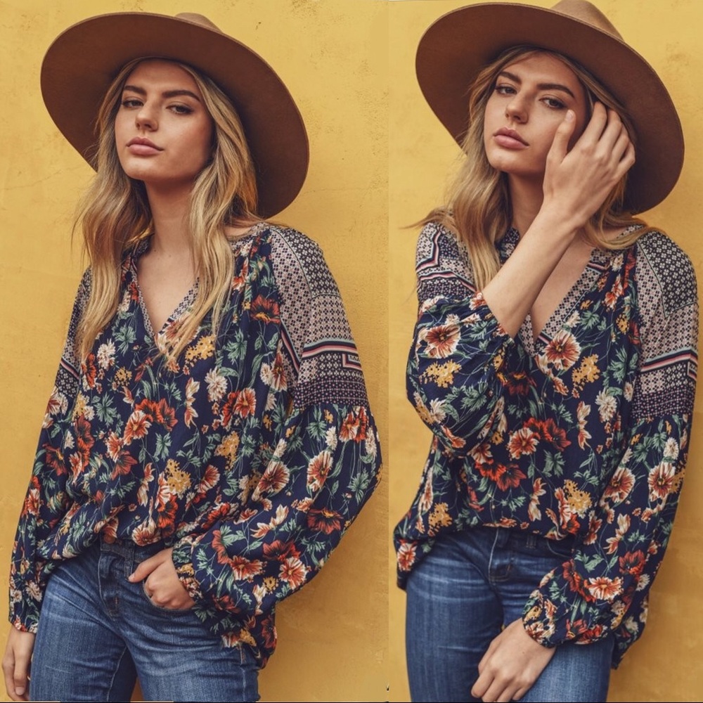 Navy Blue Floral Print Bell Sleeve Top Boho - Picture 2 of 3